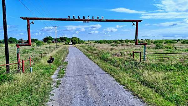 339 Acres of Land with Home for Sale in Henrietta, Texas