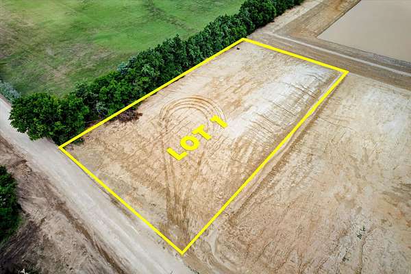 1 Acre of Residential Land for Sale in Whitesboro, Texas