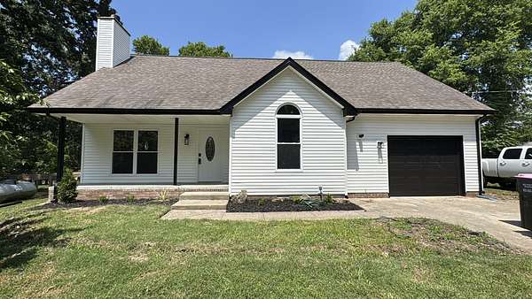 1.55 Acres of Land with Home for Sale in Clarksville, Tennessee