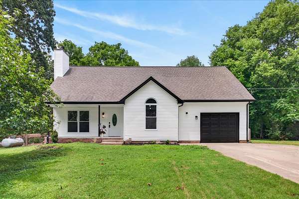1.55 Acres of Land with Home for Sale in Clarksville, Tennessee