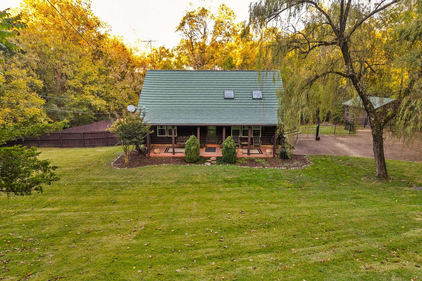 2 Acres of Land with Home for Sale in Nashville, Tennessee