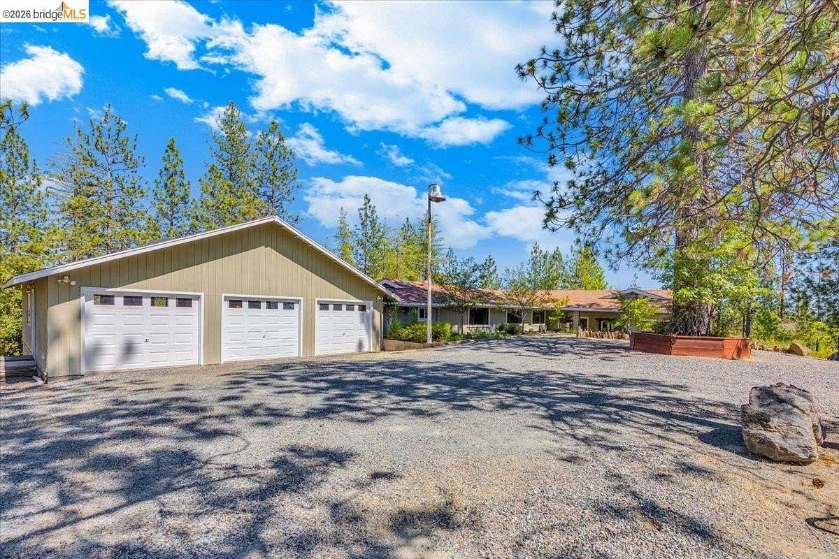 32.8 Acres of Land with Home for Sale in Coulterville, California
