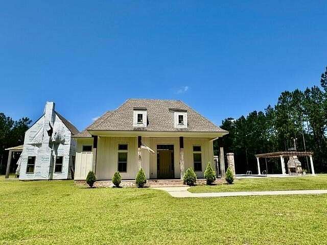 4 Acres of Land with Home for Sale in Hattiesburg, Mississippi