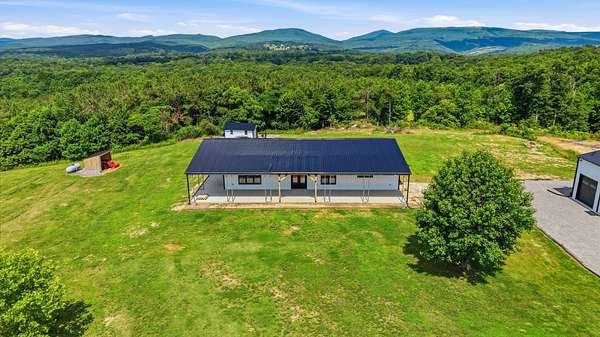 14.9 Acres of Land with Home for Sale in Grandview, Tennessee