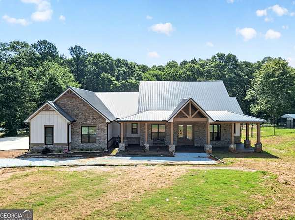20 Acres of Land with Home for Sale in Williamson, Georgia