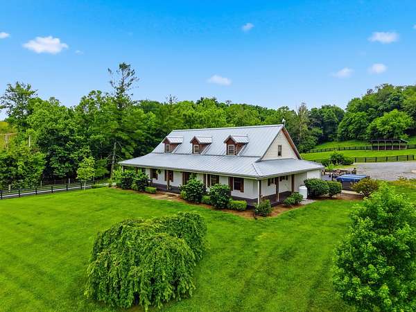 228 Acres of Land with Home for Sale in Gravel Switch, Kentucky