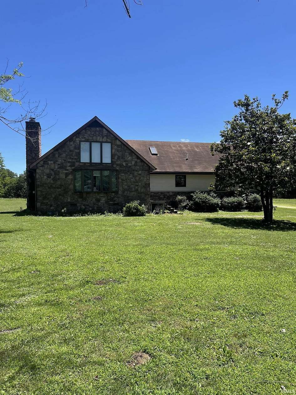 4.55 Acres of Land with Home for Sale in Carlisle, Indiana