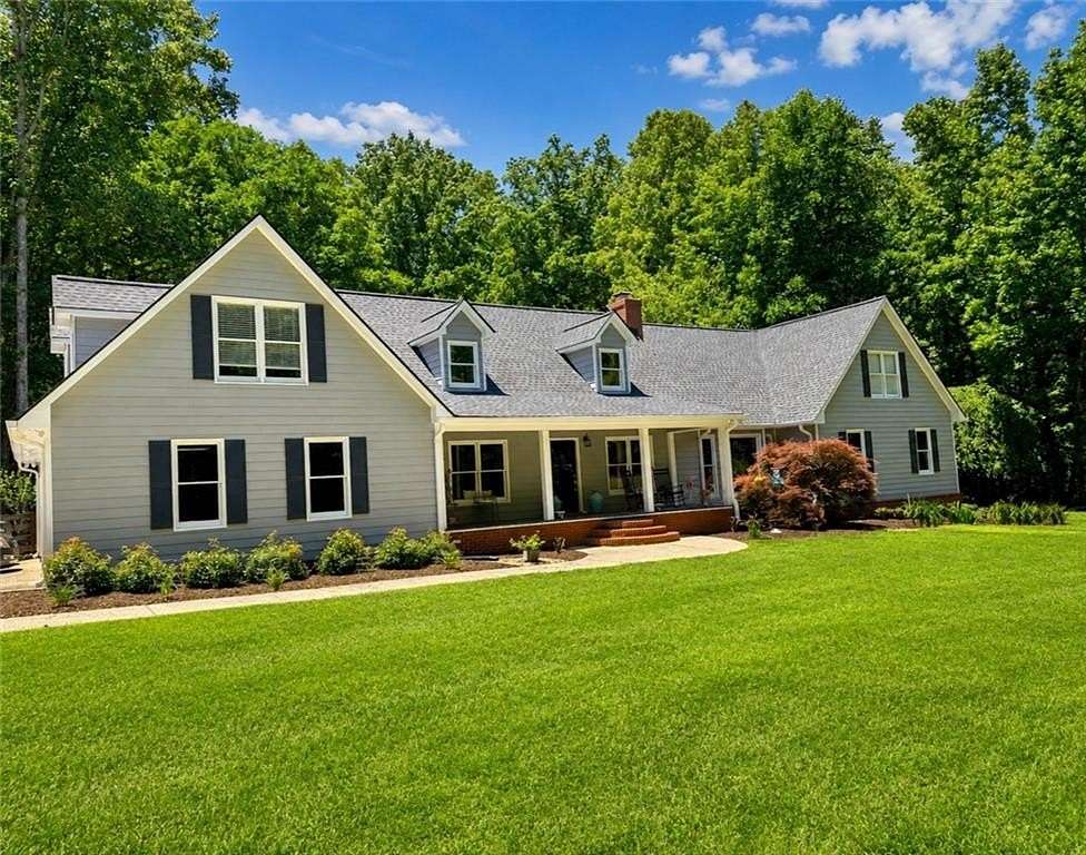 13.1 Acres of Land with Home for Sale in Jefferson, Georgia