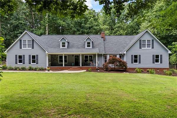13.1 Acres of Land with Home for Sale in Jefferson, Georgia