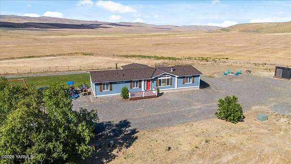 2.87 Acres of Land with Home for Sale in Yakima, Washington