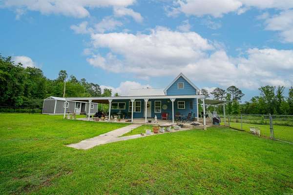7.5 Acres of Land with Home for Sale in Camden, Arkansas