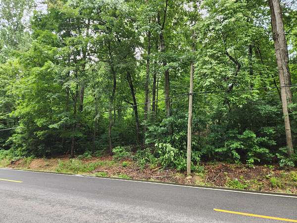 3 Acres of Land for Sale in Oldfort, Tennessee