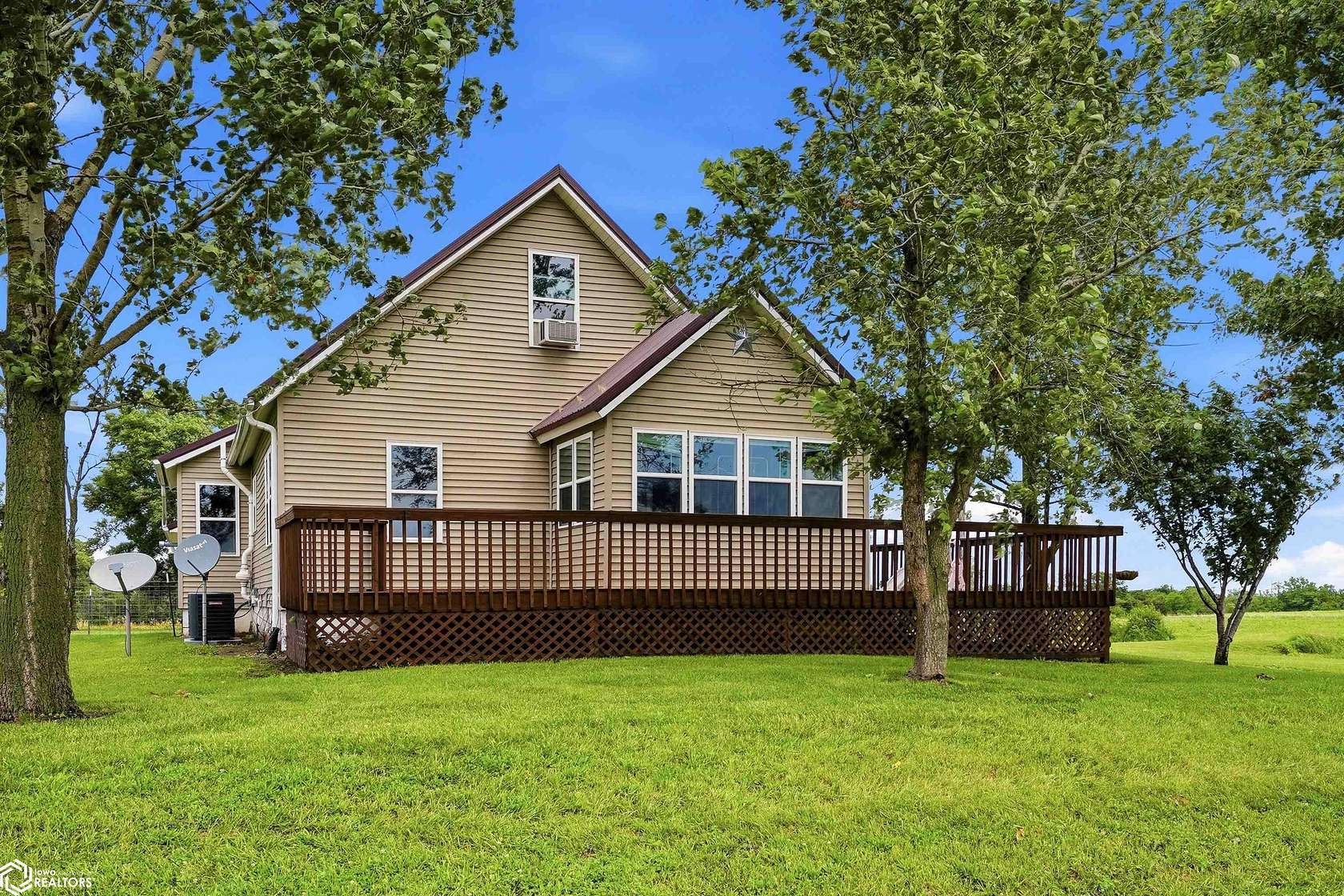 2.25 Acres of Land with Home for Sale in Mount Pleasant, Iowa