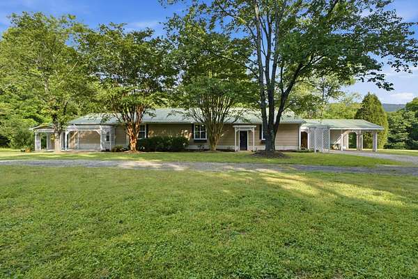 2.9 Acres of Land with Home for Sale in Soddy-Daisy, Tennessee