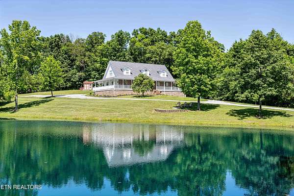 4 Acres of Land with Home for Sale in Seymour, Tennessee