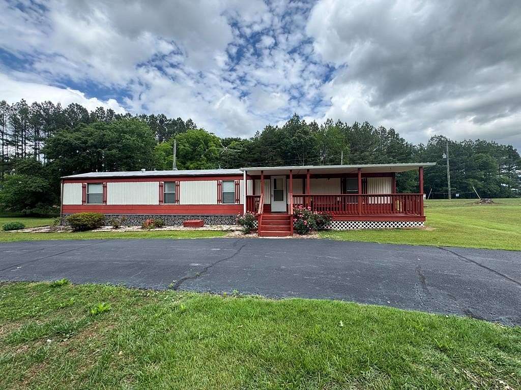 1.53 Acres of Land with Home for Sale in Brookneal, Virginia