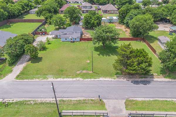 0.91 Acres of Residential Land for Sale in Lancaster, Texas