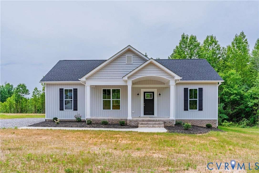 1.5 Acres of Land with Home for Sale in Farmville, Virginia