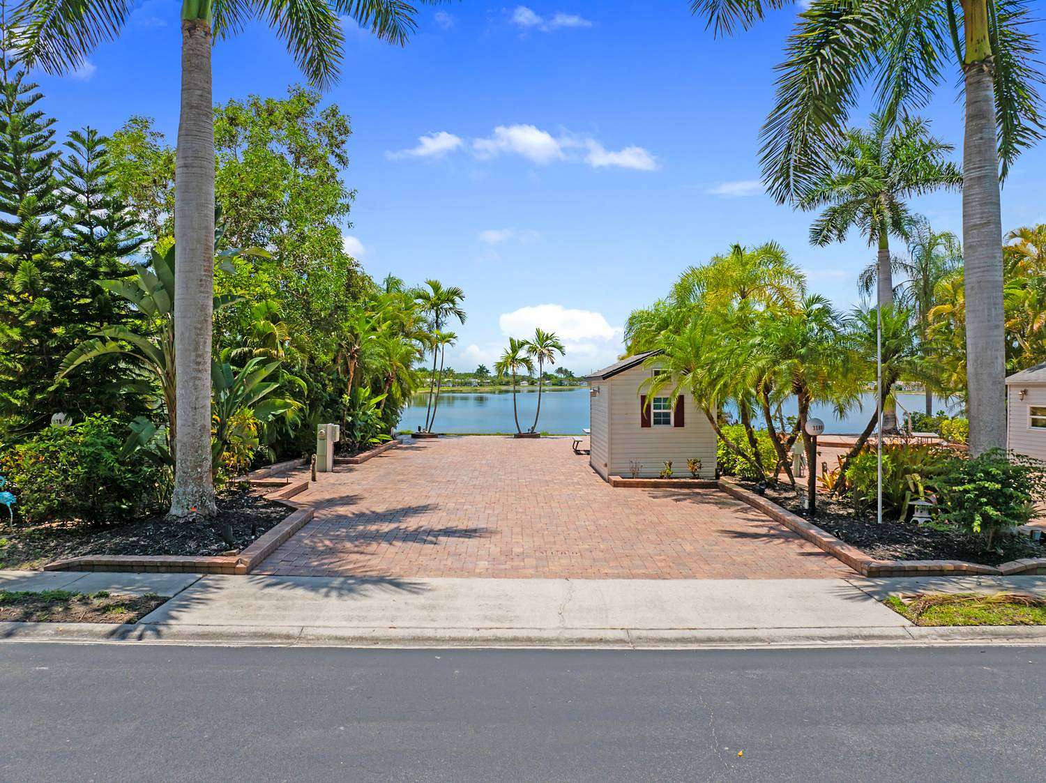 0.07 Acres of Land for Sale in Naples, Florida