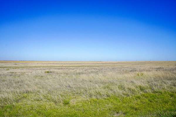 550 Acres of Land for Sale in Syracuse, Kansas