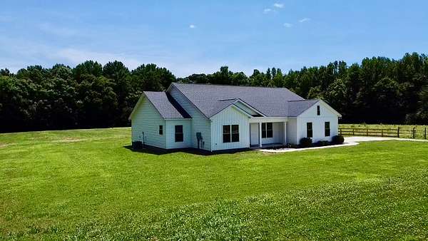 7.6 Acres of Land with Home for Sale in Ardmore, Tennessee