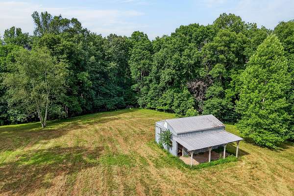 4.2 Acres of Residential Land for Auction in Dowelltown, Tennessee