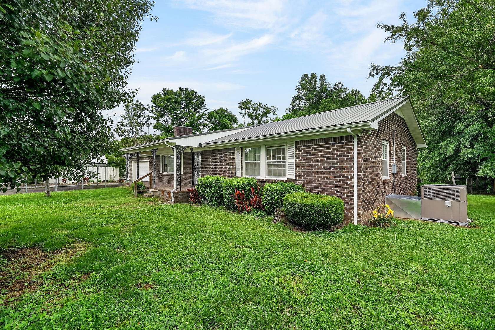 3.44 Acres of Land with Home for Auction in Dowelltown, Tennessee