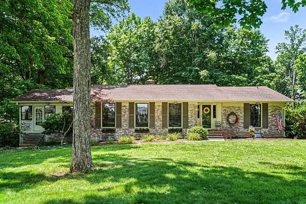 6.86 Acres of Land with Home for Sale in Springfield, Tennessee