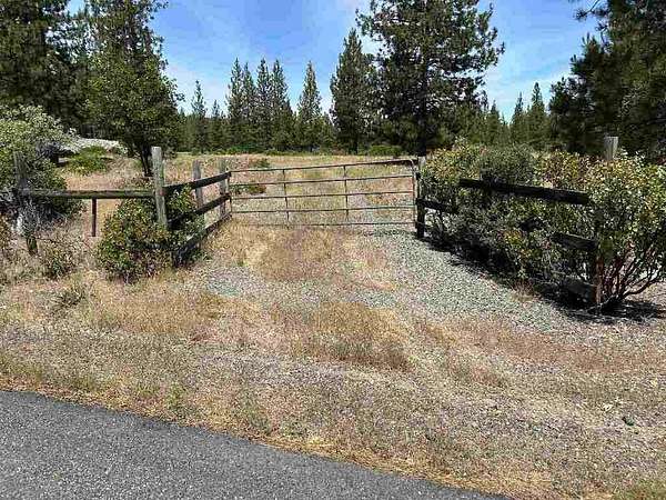 5 Acres of Residential Land for Sale in Etna, California