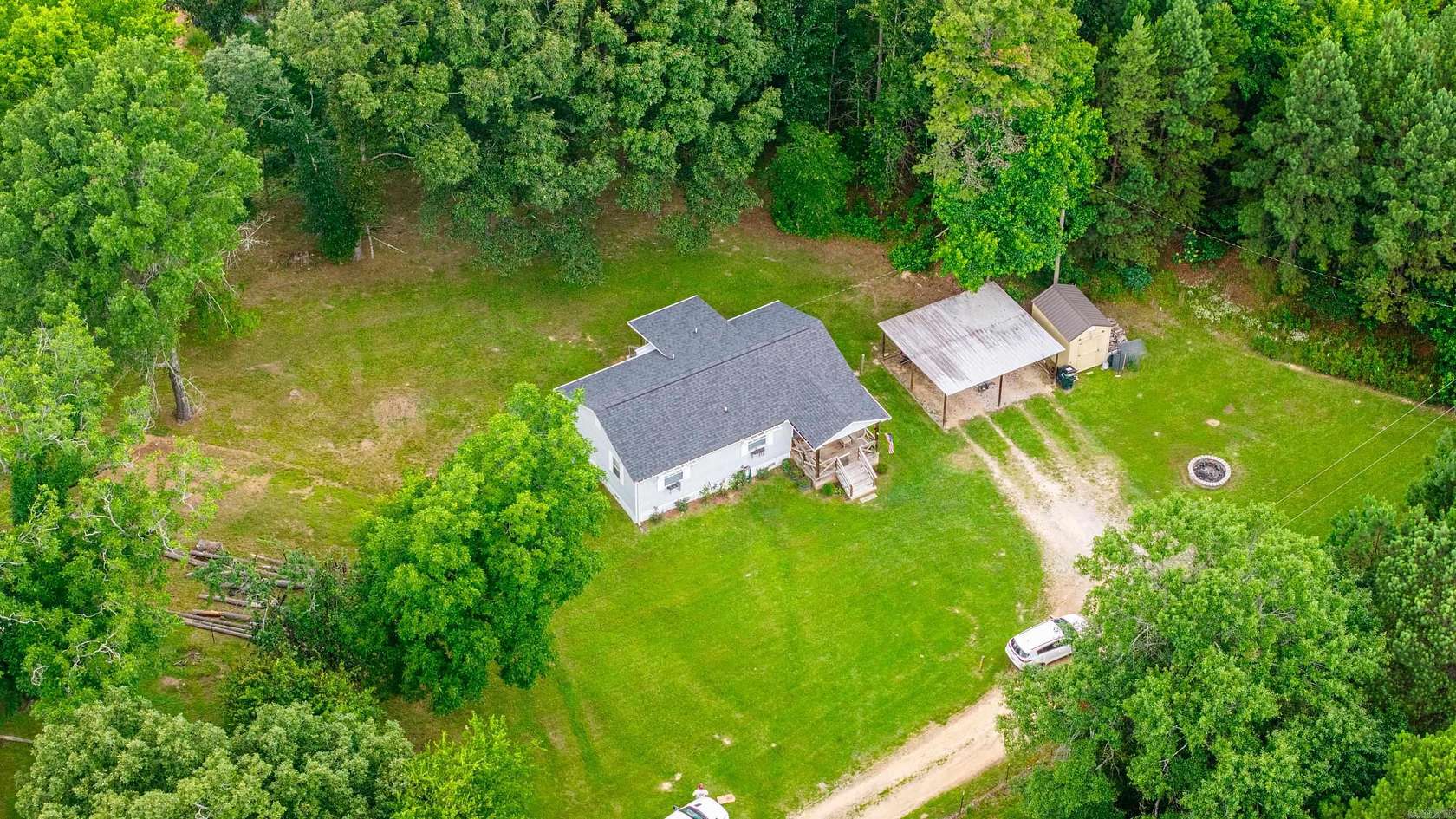15 Acres of Land with Home for Sale in Pearcy, Arkansas