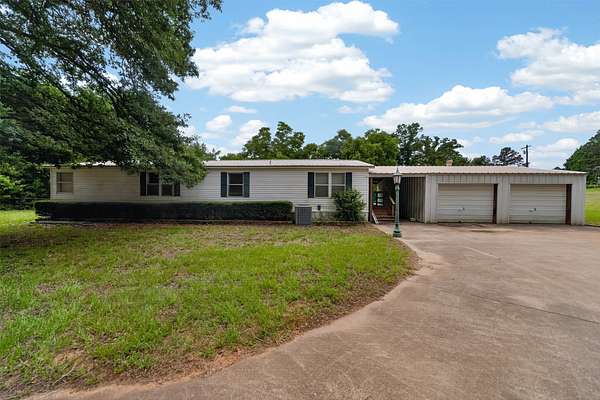 25.2 Acres of Land with Home for Sale in LaRue, Texas