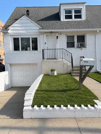 0.09 Acres of Residential Land for Sale in Long Beach, New York