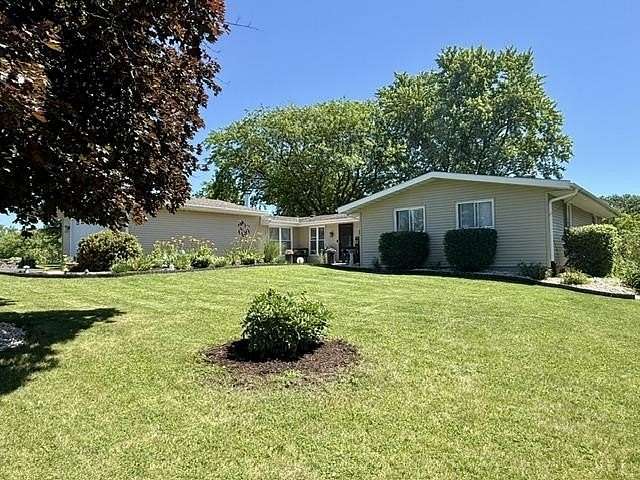 9.59 Acres of Land with Home for Sale in Roscoe, Illinois