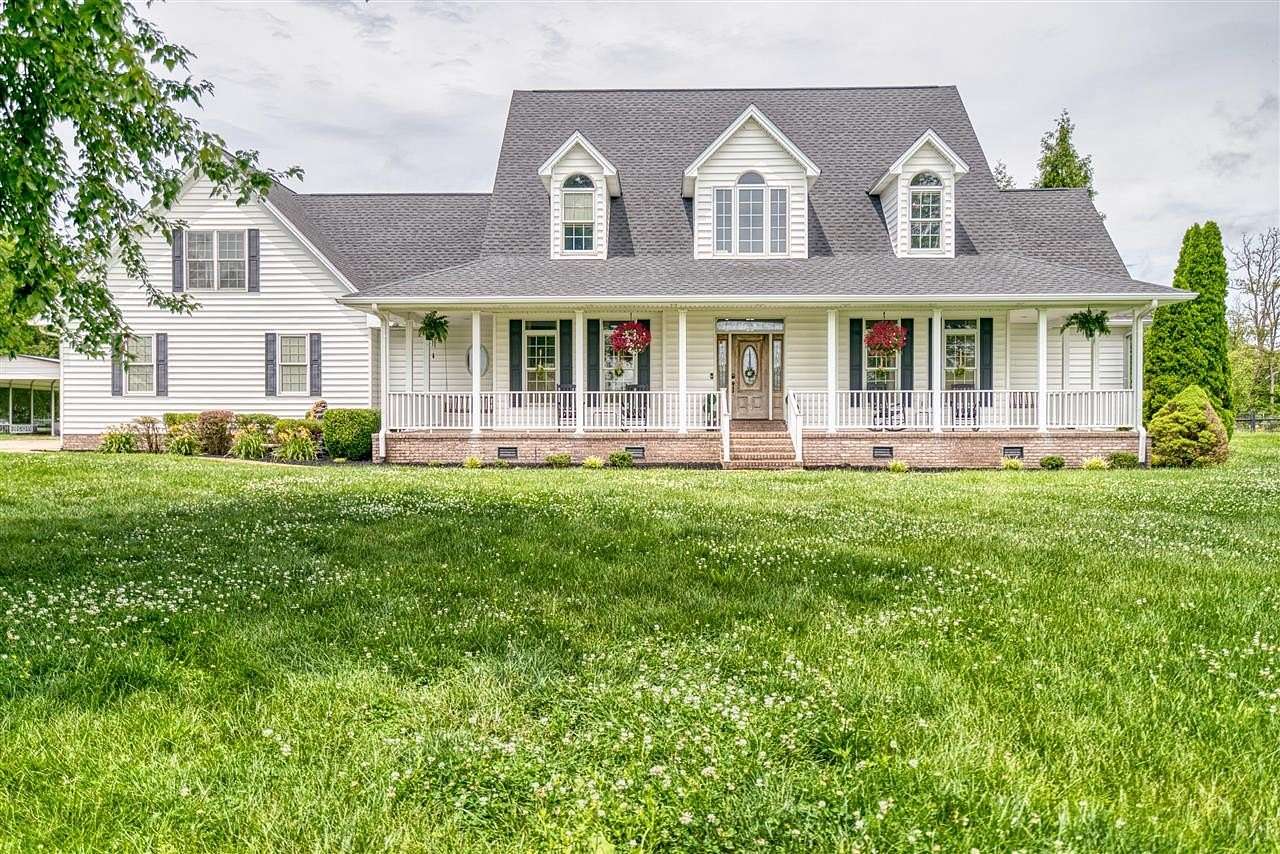 10.3 Acres of Land with Home for Sale in Elkton, Kentucky
