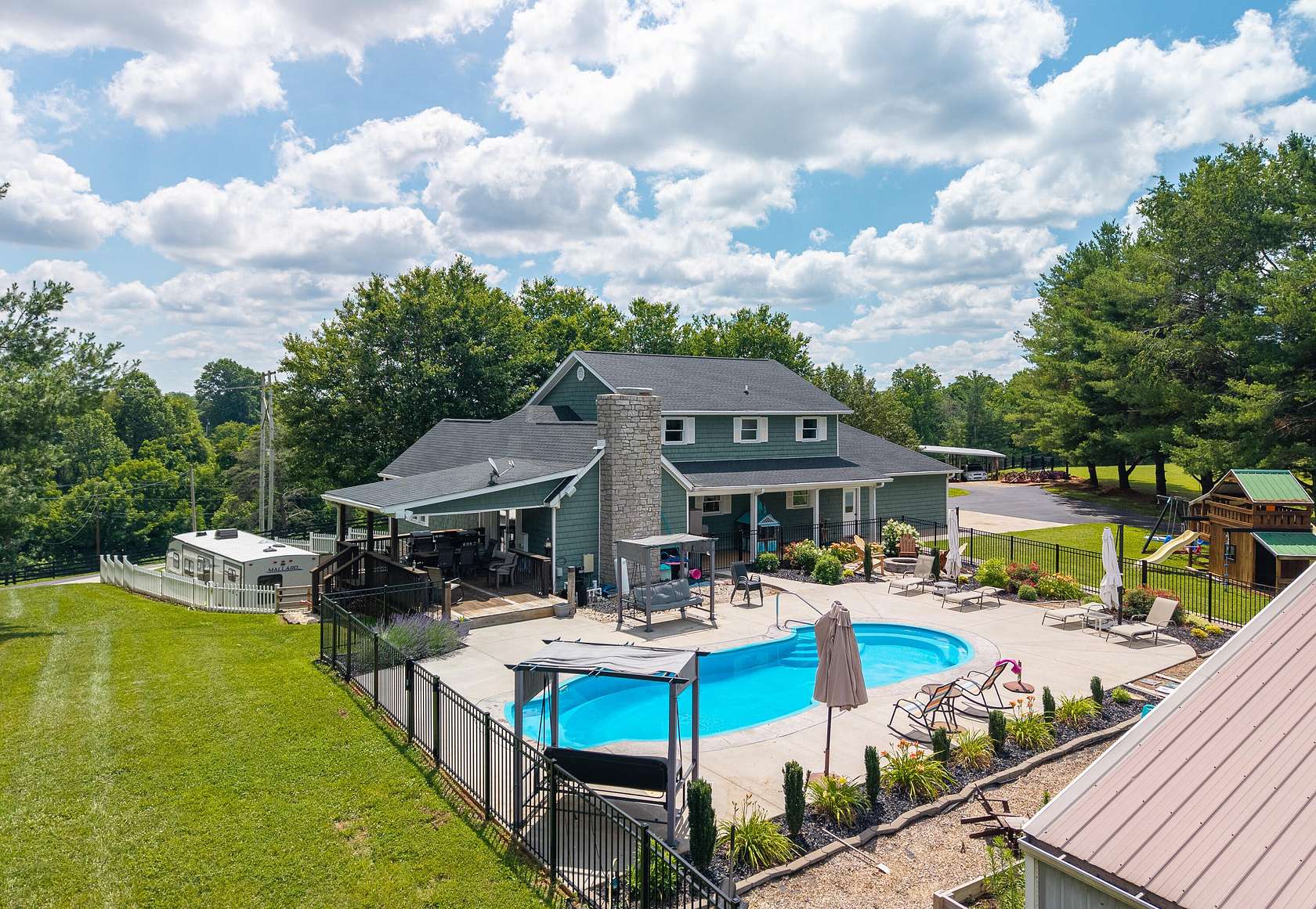 5.26 Acres of Land with Home for Sale in Somerset, Kentucky