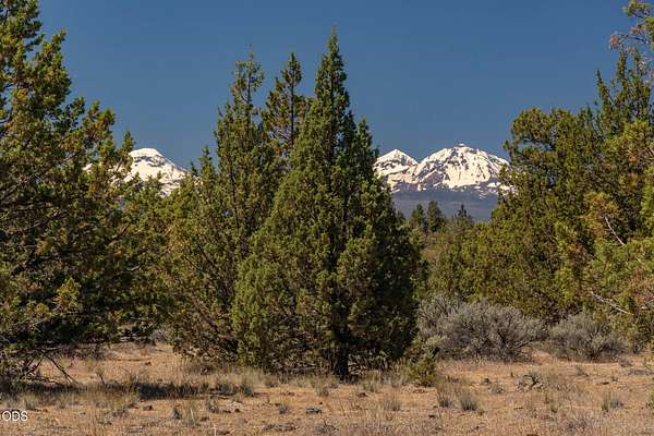 5.57 Acres of Land for Sale in Terrebonne, Oregon