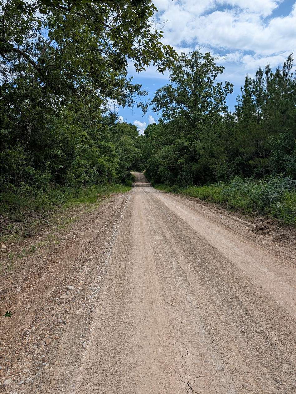 10 Acres of Recreational & Residential Land for Sale in De Kalb, Texas