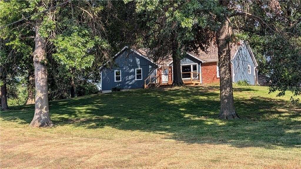 4 Acres of Land with Home for Sale in Plattsburg, Missouri