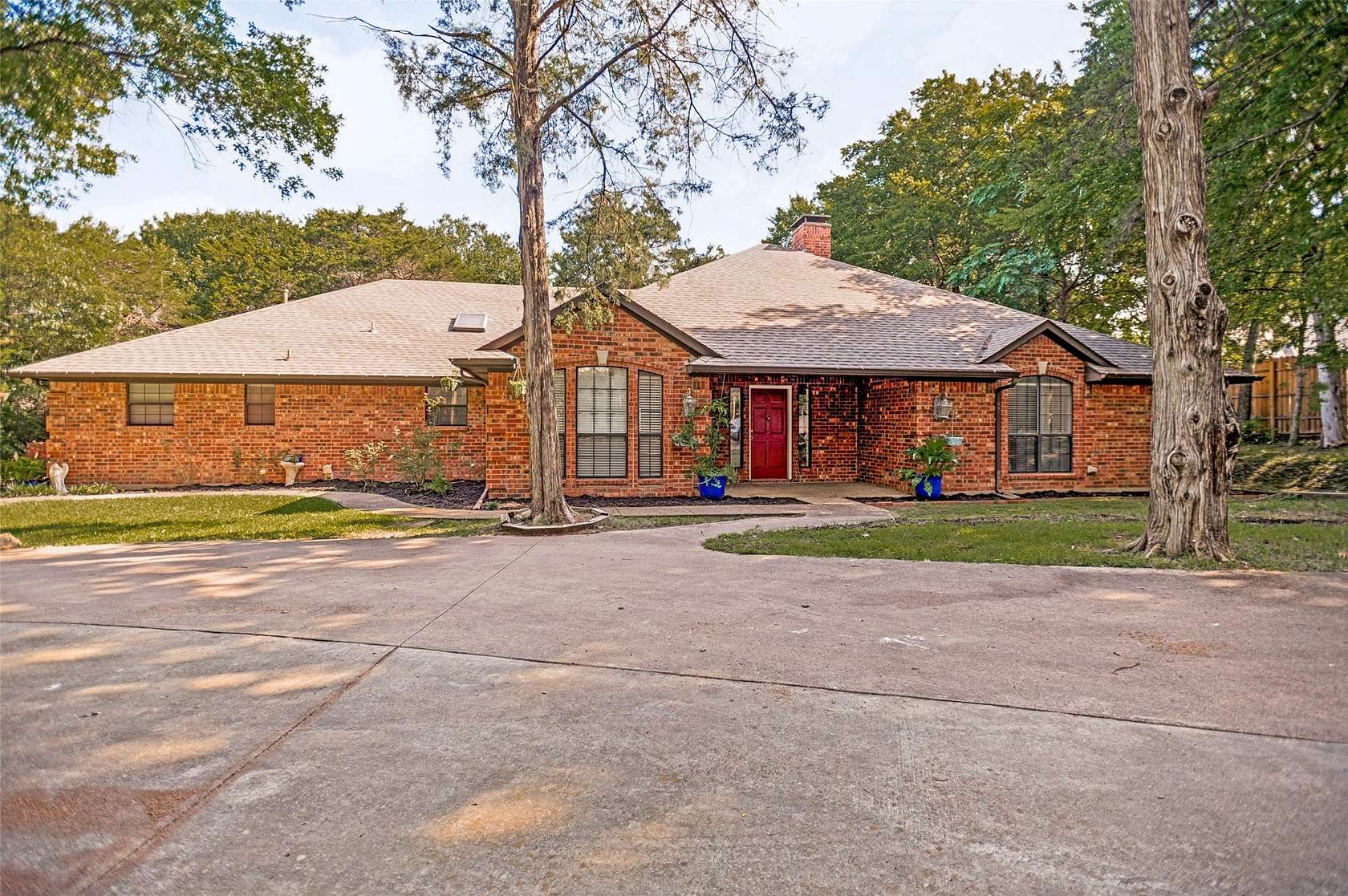 4.7 Acres of Land with Home for Sale in Dallas, Texas