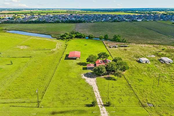 2.5 Acres of Land with Home for Sale in Nevada, Texas
