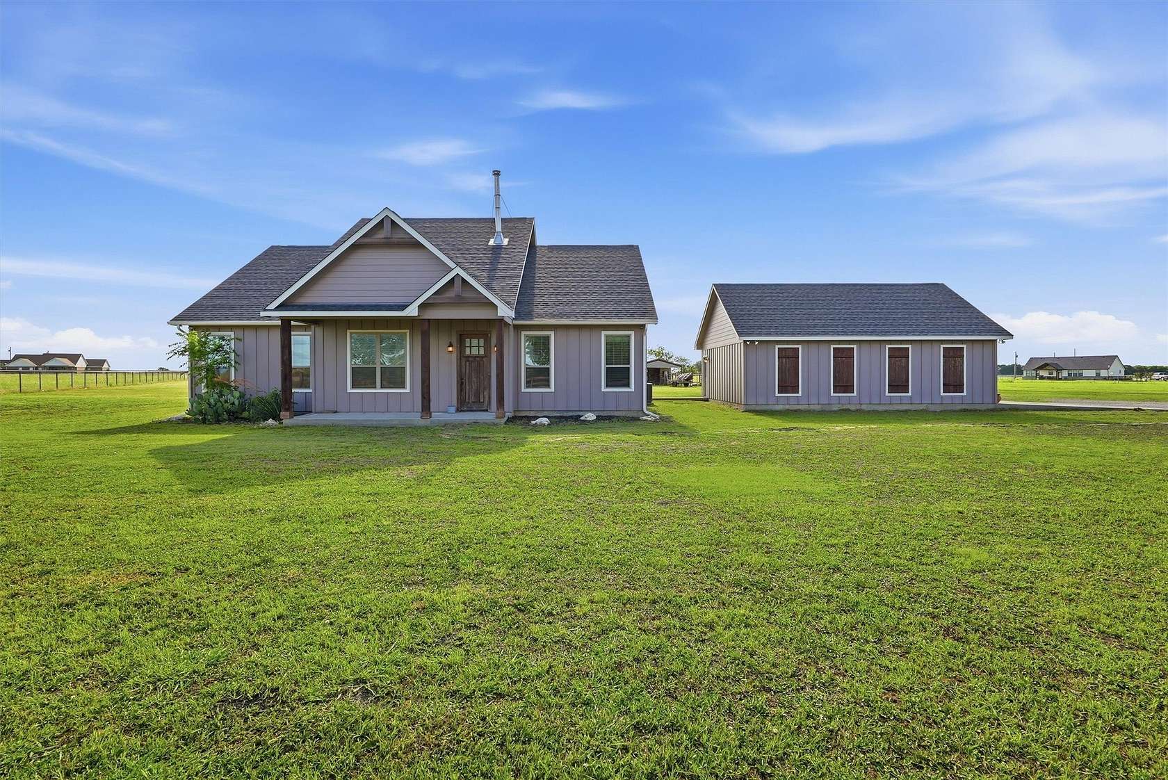 4.13 Acres of Land with Home for Sale in Italy, Texas