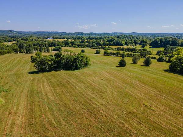 16.6 Acres of Land for Sale in Wartrace, Tennessee