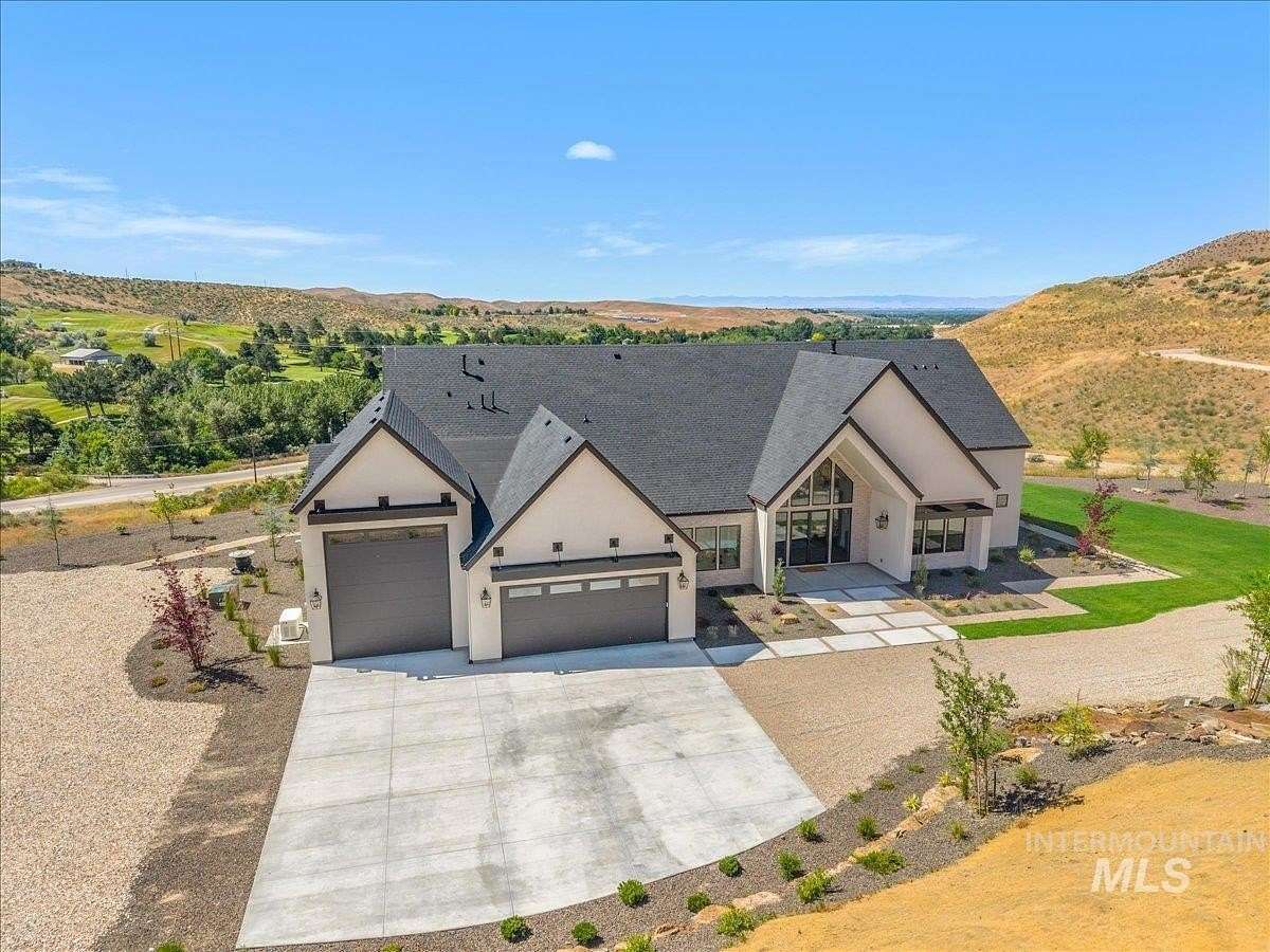 10 Acres of Land with Home for Sale in Boise, Idaho
