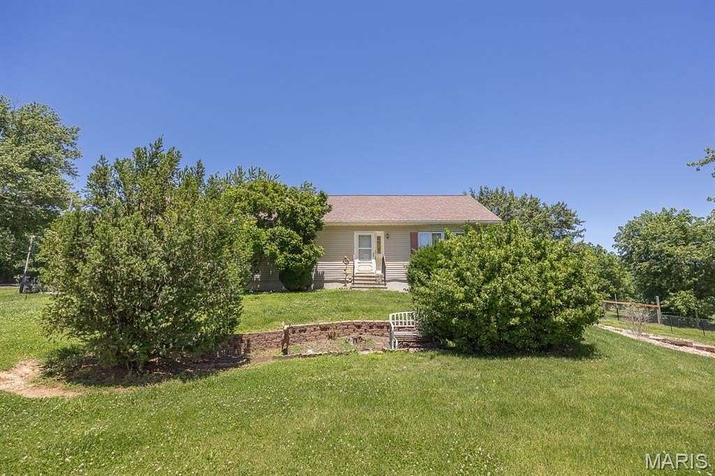 9.33 Acres of Land with Home for Sale in Lebanon, Illinois