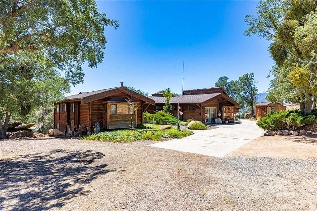 2.56 Acres of Land with Home for Sale in Tehachapi, California