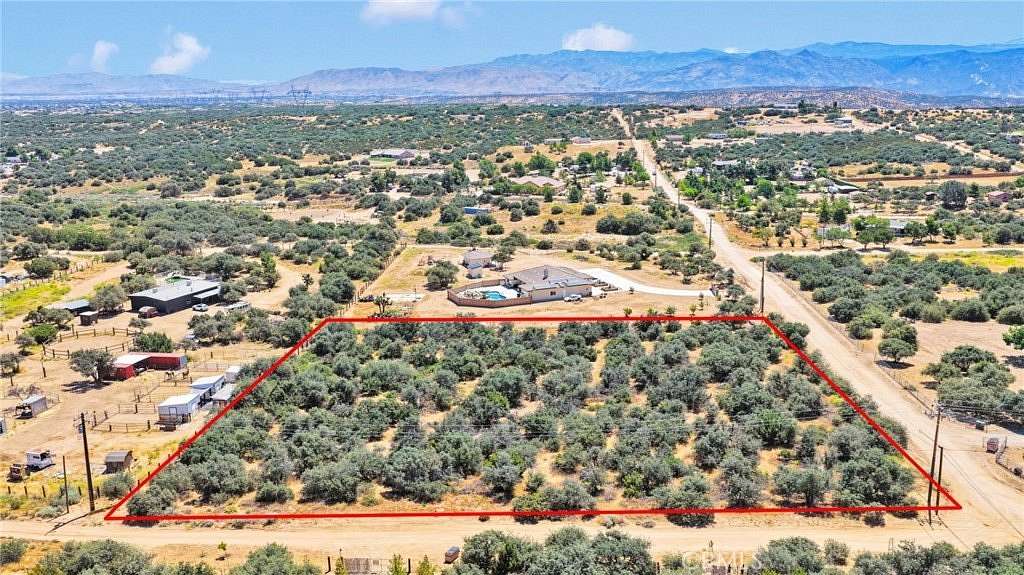 2 Acres of Residential Land for Sale in Oak Hills, California