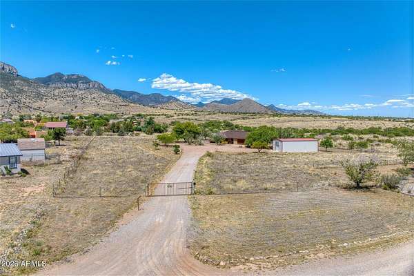 3.1 Acres of Land with Home for Sale in Hereford, Arizona