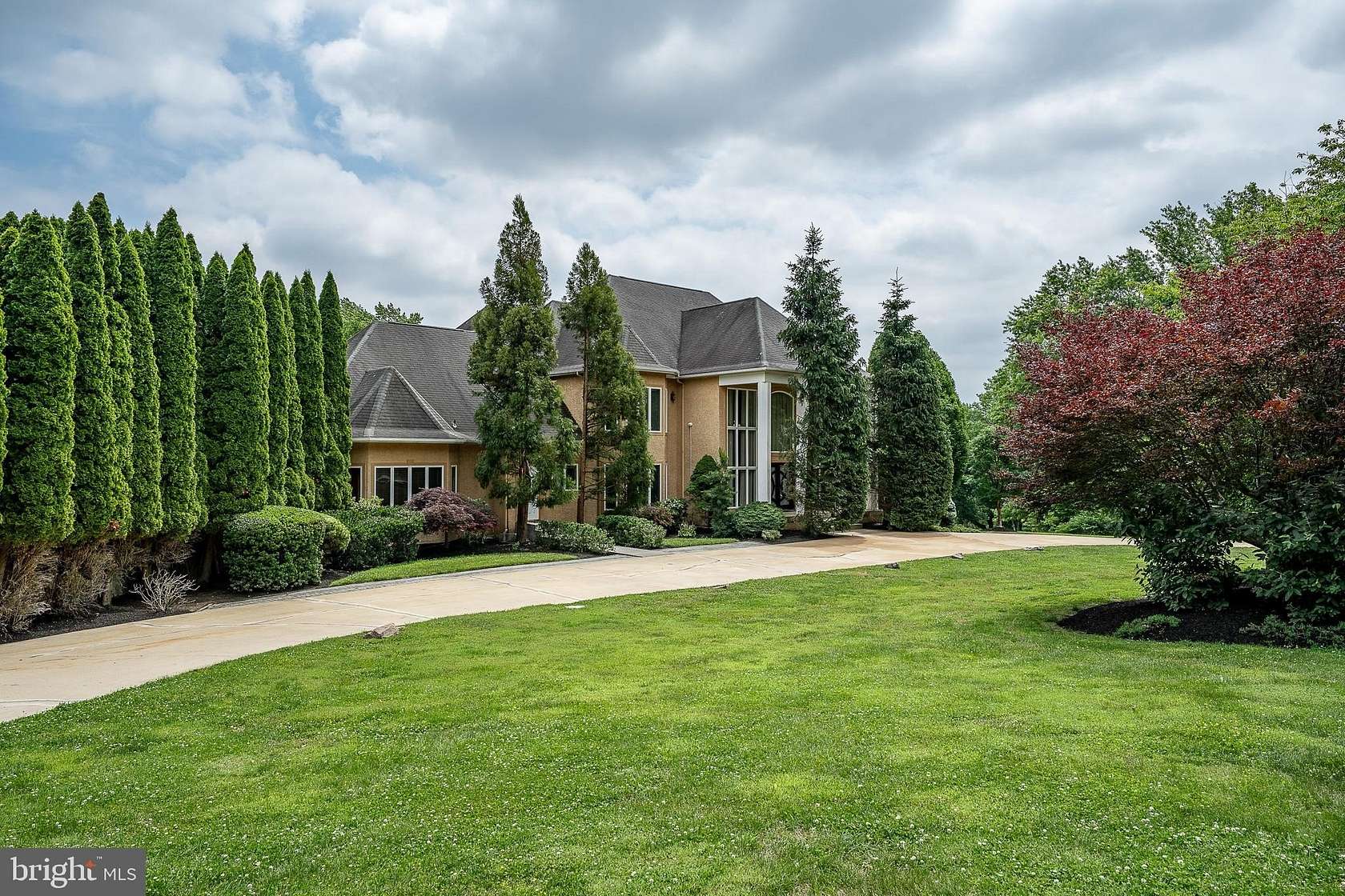 1.75 Acres of Land with Home for Sale in Meadowbrook, Pennsylvania