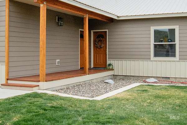 14.8 Acres of Land with Home for Sale in Weiser, Idaho