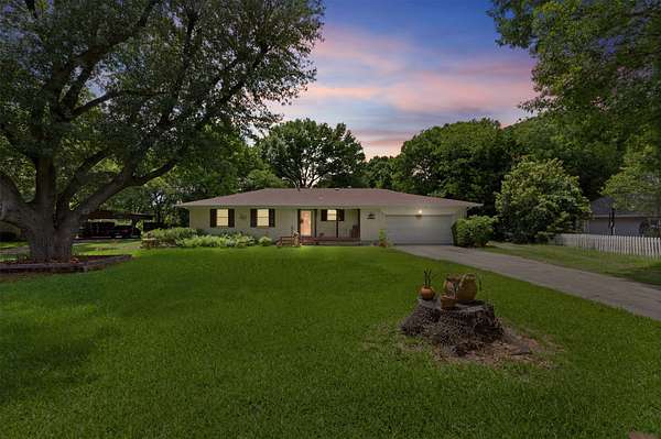 1.58 Acres of Land with Home for Sale in Lancaster, Texas